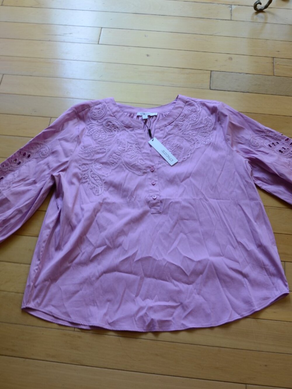 Chico's Embroidered Poplin Splitneck Shirt Size 3 NWT US 16 - Picture 2 of 11